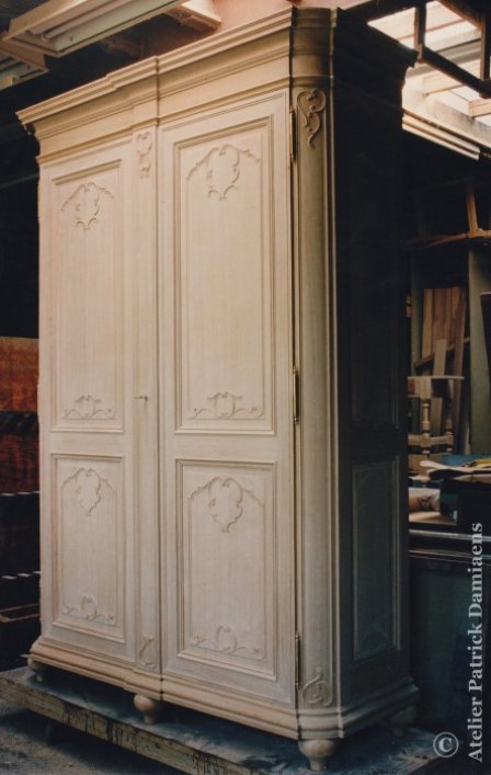 Armoire garde-robe de style Cordonnet liégeois