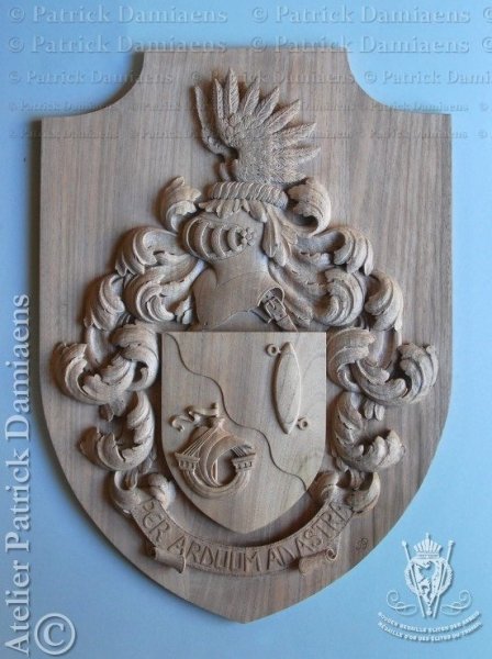 Armoiries en bois d'une famille Belge | Sculpture héraldique sur bois | Famille Hiernaux