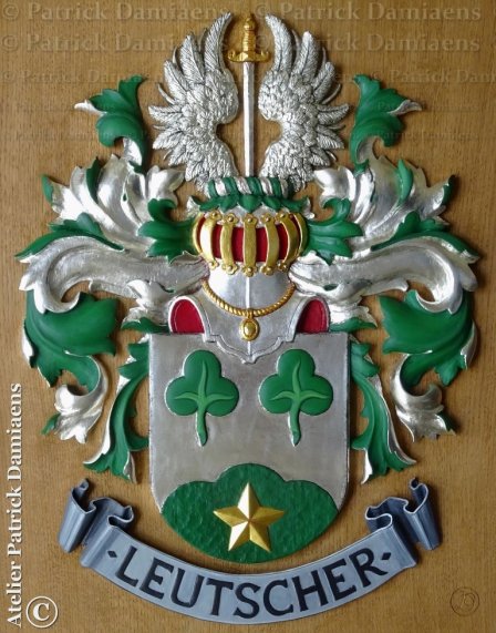 Blason - armoiries LEUTSCHER bois sculpté (Pays-Bas)