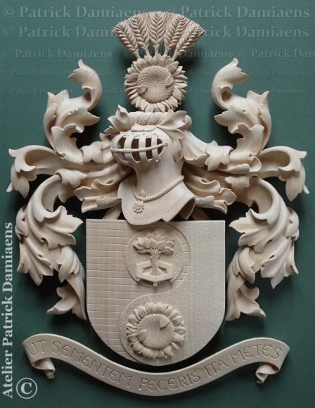 blason de famille en bois sculpté | Blason famille Vandorpe, Belgique