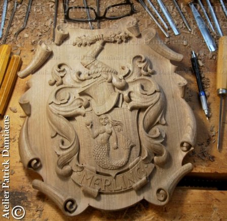 Blason et armoirie bois sculpté | Petit panneau avec blason familial de la Suède
