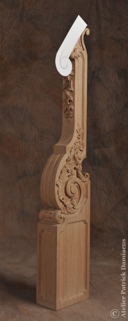 Bois sculpté sur balustrade d'escalier | Départ de escalier sculpté