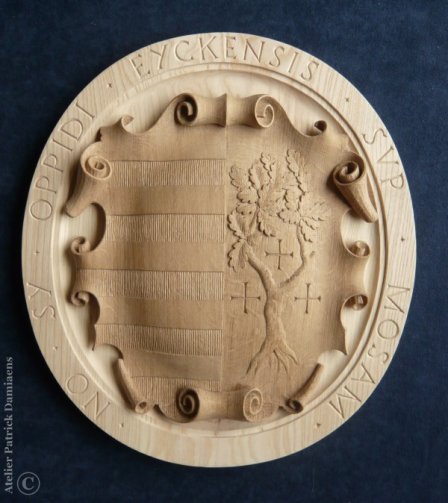 Fabrication d'armoiries en bois | Armoiries héraldique de Maaseik (Belgique)