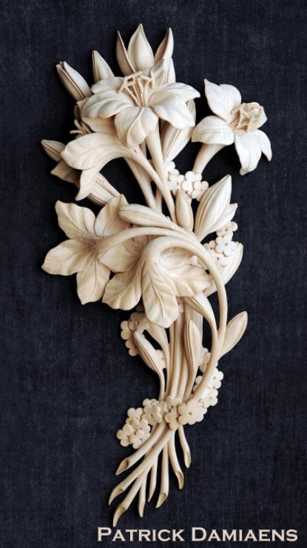 Fleurs bois sculptées, style Grinling Gibbons