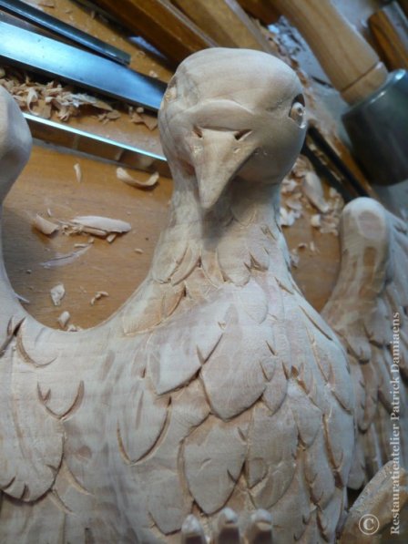 Reconstruction d'un pigeon L'abat-voix au-dessus de la chaire  | Restauration chaire Bruges