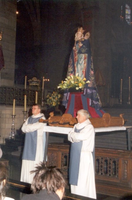 Sculpture sur bois et ornements pour des commandes uniques et spéciales