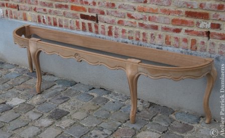 Un banc au pied d'un lit | Banc avec pieds en cabriole